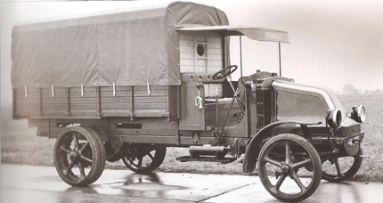 1909 Renault-Trucks 01