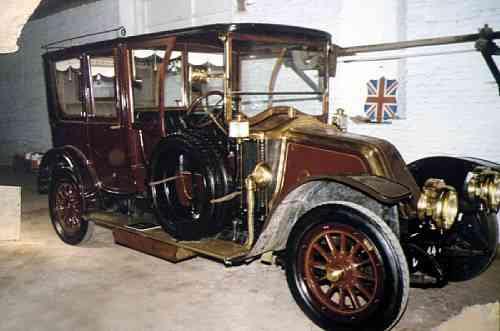 1912 Renault limo