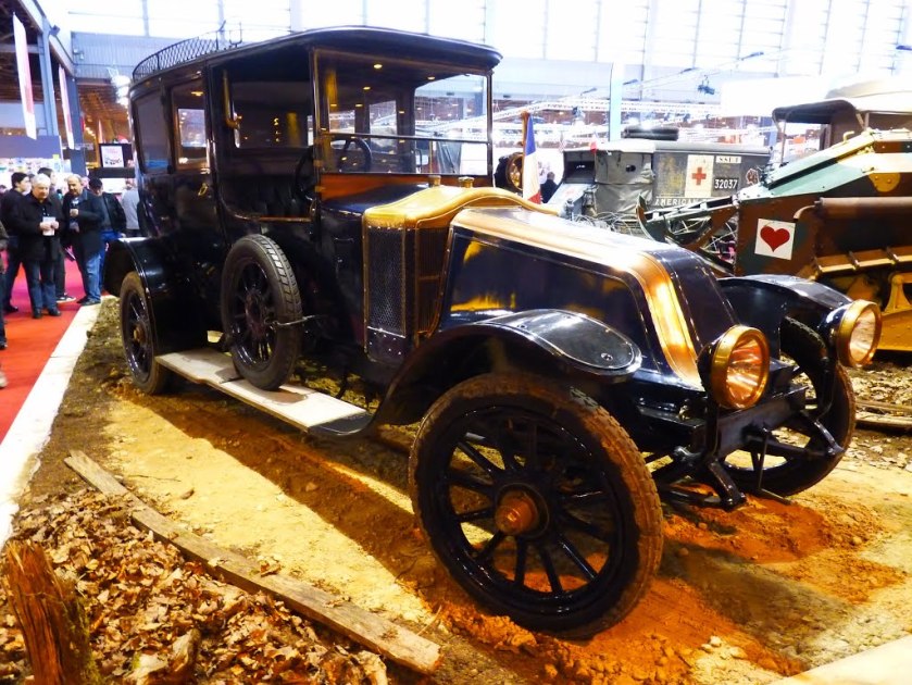 1915 Renault 4x4