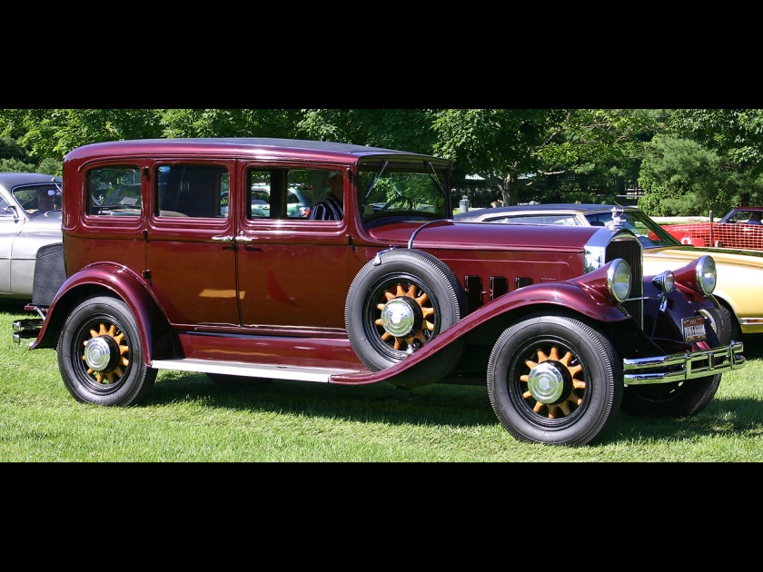1931-Pierce-Arrow-Sedan-Maroon-