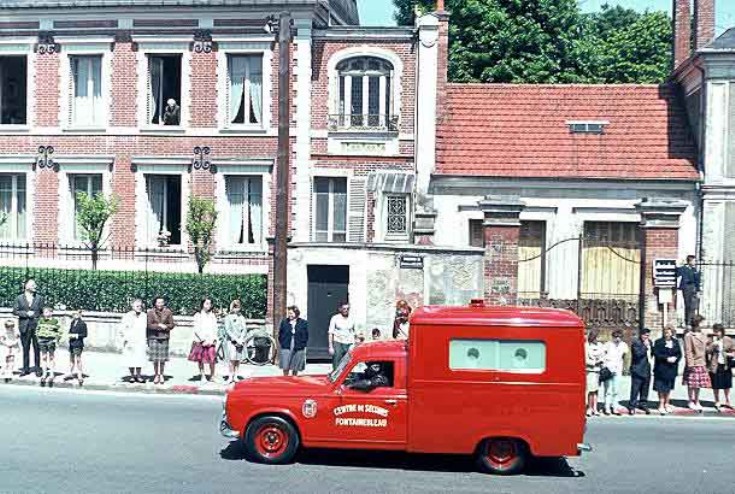 1954 peugeot-403-ambulance-03