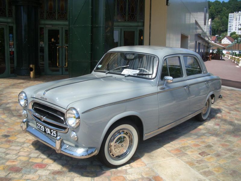 1955 Peugeot 403 front