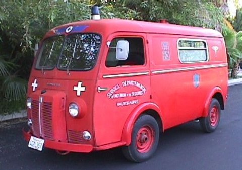 1964 peugeot-403-ambulance-10