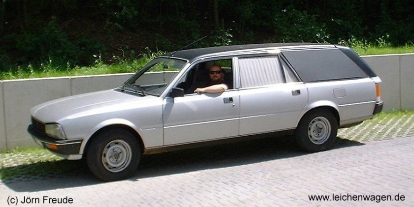 Peugeot 505 funeral car