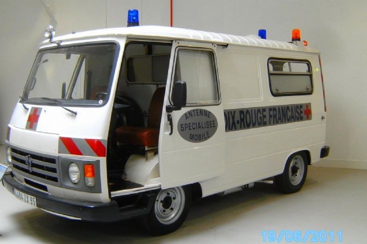 Peugeot Ambulance J9