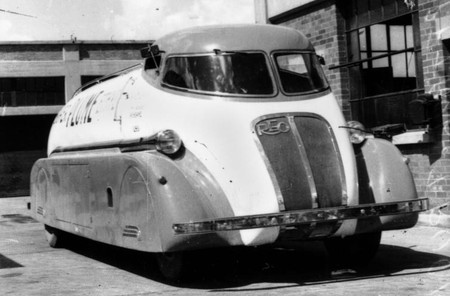 1937 REO Speedtanker