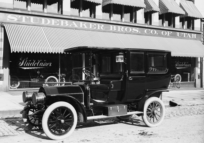 1908 Studebaker-Garford B limousine