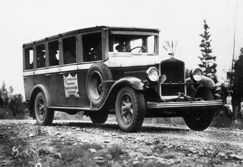 1918 Studebaker RHTCbus