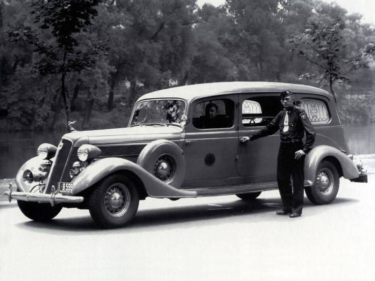 1935 Studebaker ambulance