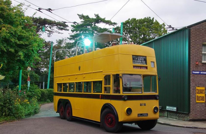 1935 Sunbeam 202 , ALJ 286 with massive ark from trolley booms