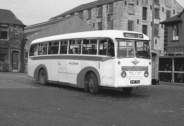 1952 KWF762 was a Barnaby C37C bodied AEC 9822E Regal IV