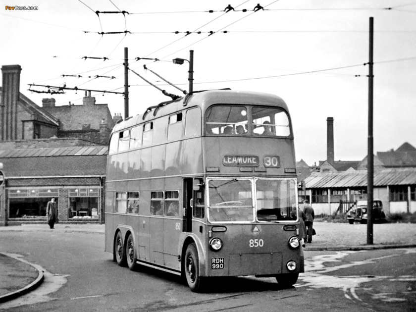 Walsall trolleybus 3 axle 850