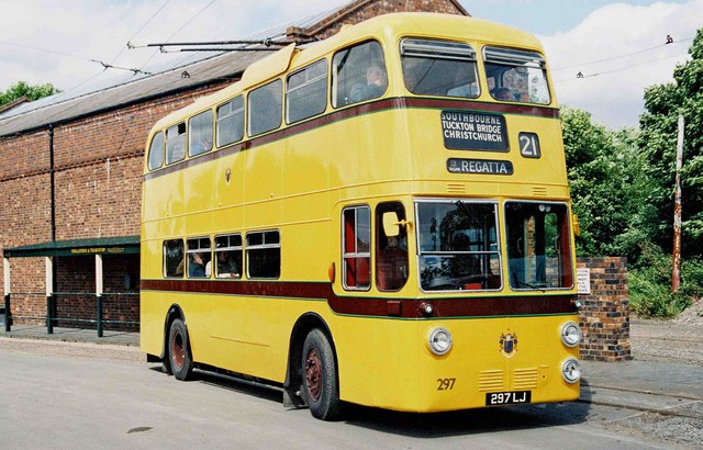 1962 Sunbeam MF2B trolleybus a