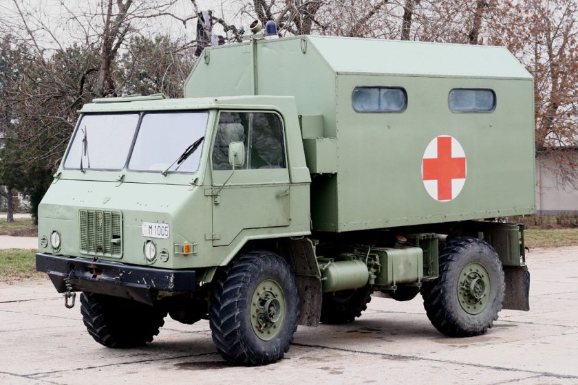 tam-110-ambulance-truck-01