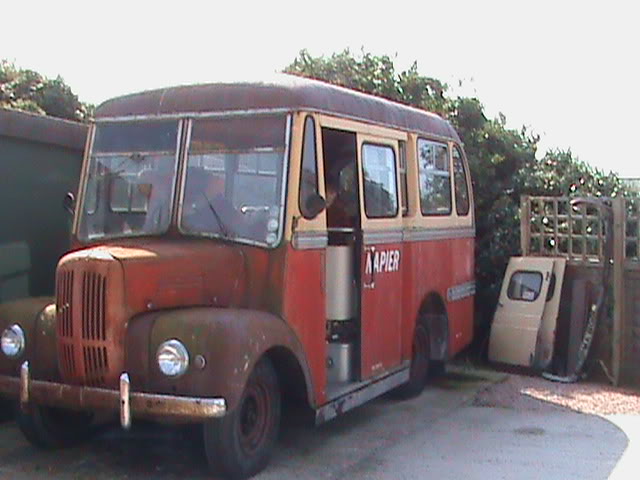 Trojan bus John 1