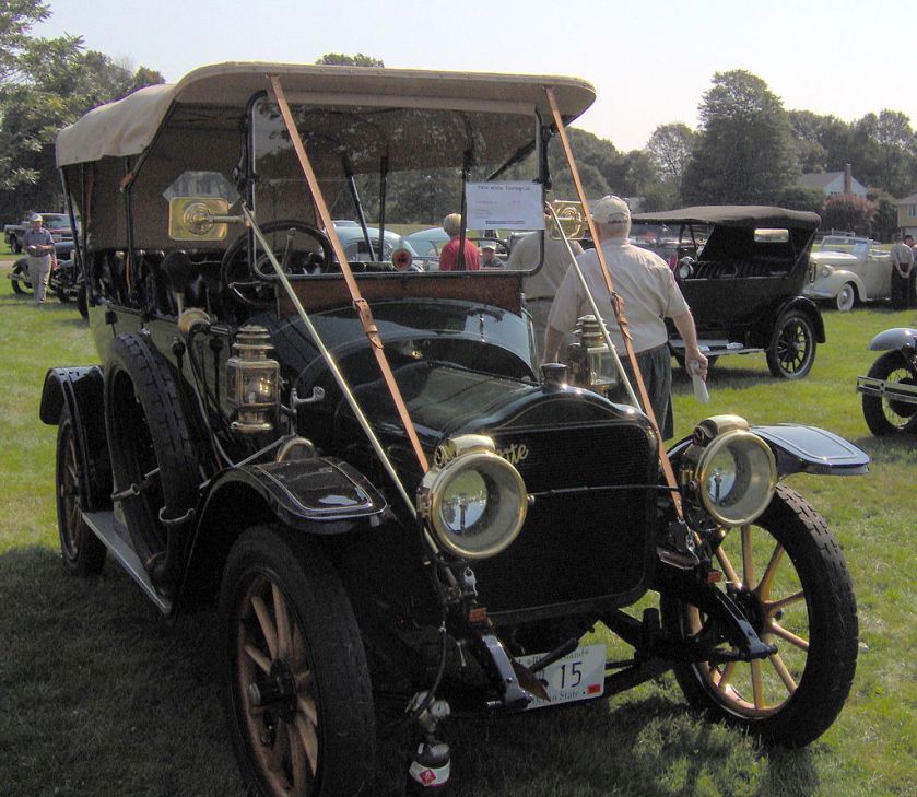 1910 White_touring_car