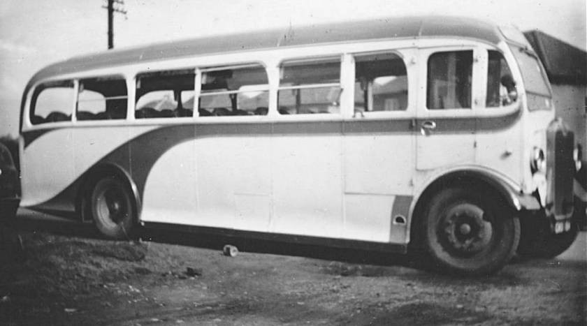 1939 Albion with Willowbrook C39F body