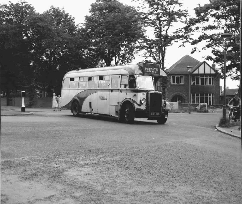 1950 Willowbrook DP33F bodied Leyland PS2-3