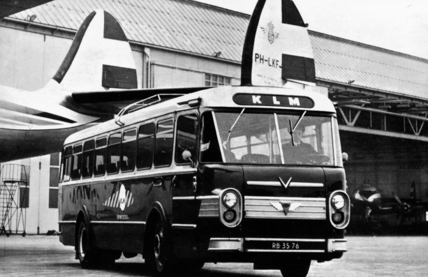1954 AEC Verheul KLM-ABB bus 5628 Schiphol Airport