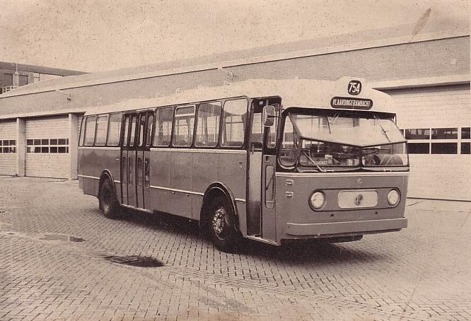 1961 Kromhout-Verheul VB10 RET 754 voor de stallingsdeuren