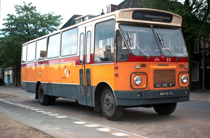 1970 DAF-Verheul streekbus 88 Oranjetip voor veerponten en smalle wegen,Rotterdam.RTM 88-III