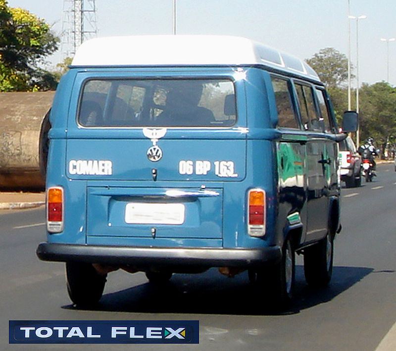 2006 BSB_Flex_cars_118_09_2008_VW_Kombi_Total_Flex_with_logo_blur
