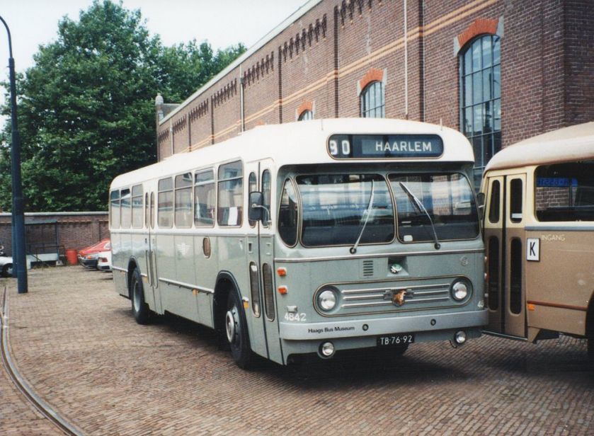 Leyland-Werkspoor LE-WS streekbus met zelfdragende carrosserie van NZHVM.