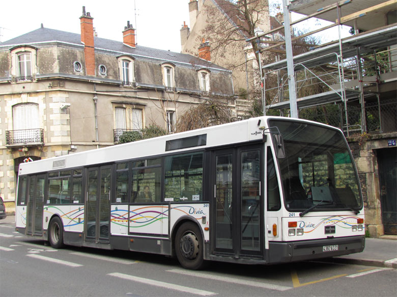 Van Hool A 330 - Divia - Dijon