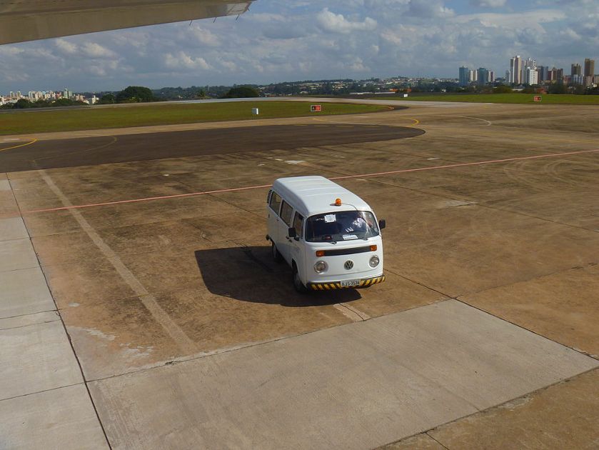 VW_T2_Airport
