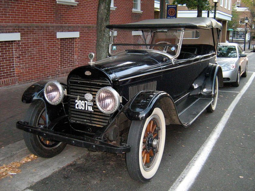 1922 Lincoln L series Touring Sedan