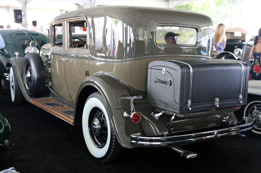 1932 Lincoln KB Town Sedan, bodystyle 234A