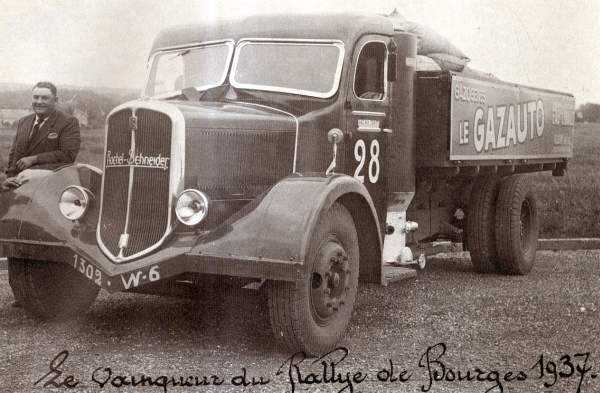 1937 ROCHET SCHNEIDER en gazogène, sur Paris, Bourge