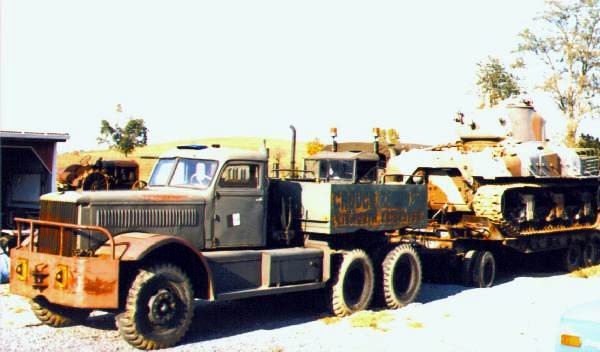 1941 Diamond T M19 with M9 trailer