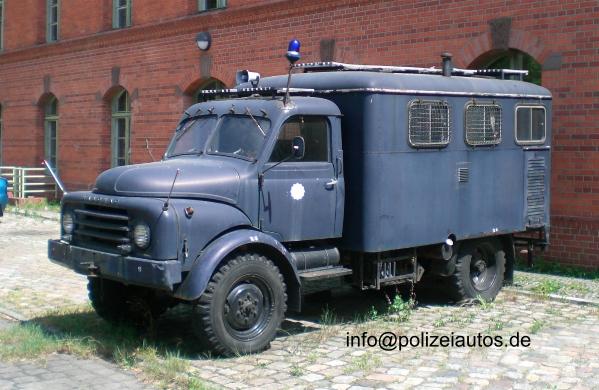 1950 hanomag-a-l Polizei bus