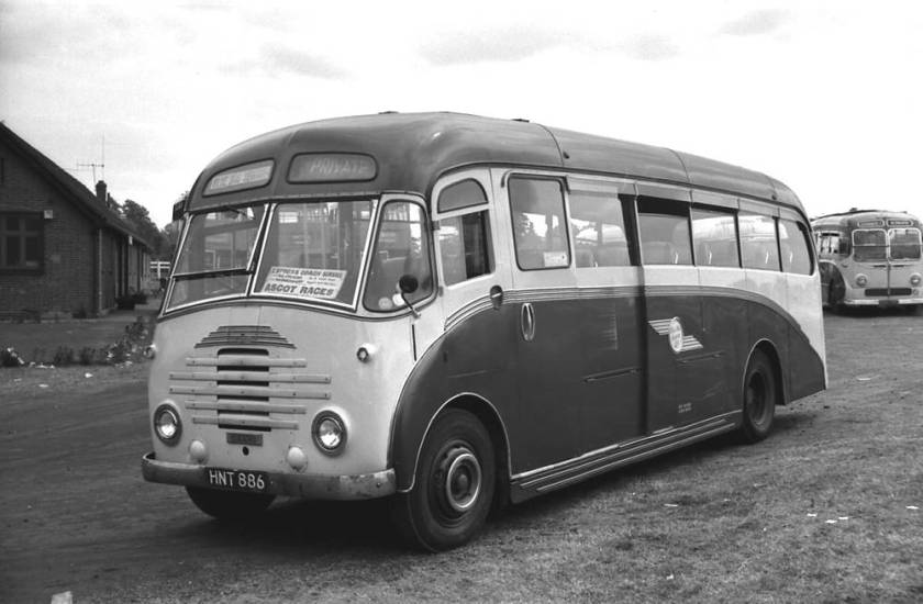 1951 HNT886 was a Dennis L6 Falcon with a Yeates C33F body