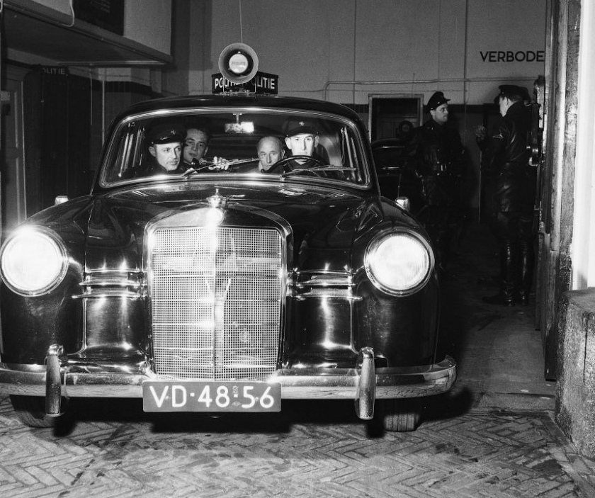 1956 Mercedes-Benz 180 Politiewagen VD-48-56