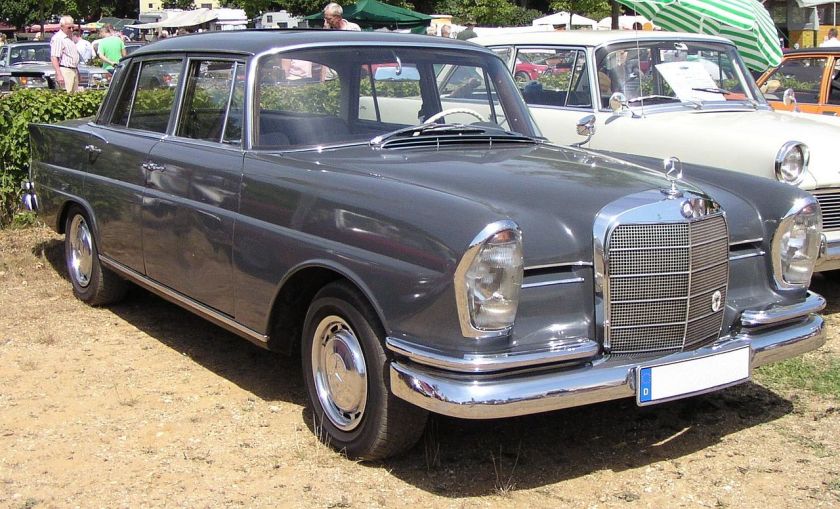 1968 220b Mercedes-Benz