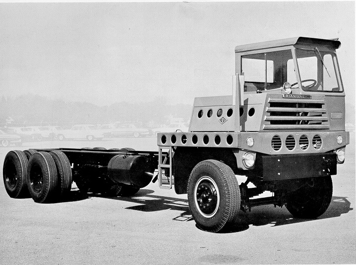 Diamond T Q Series 6-Wheel Chassis