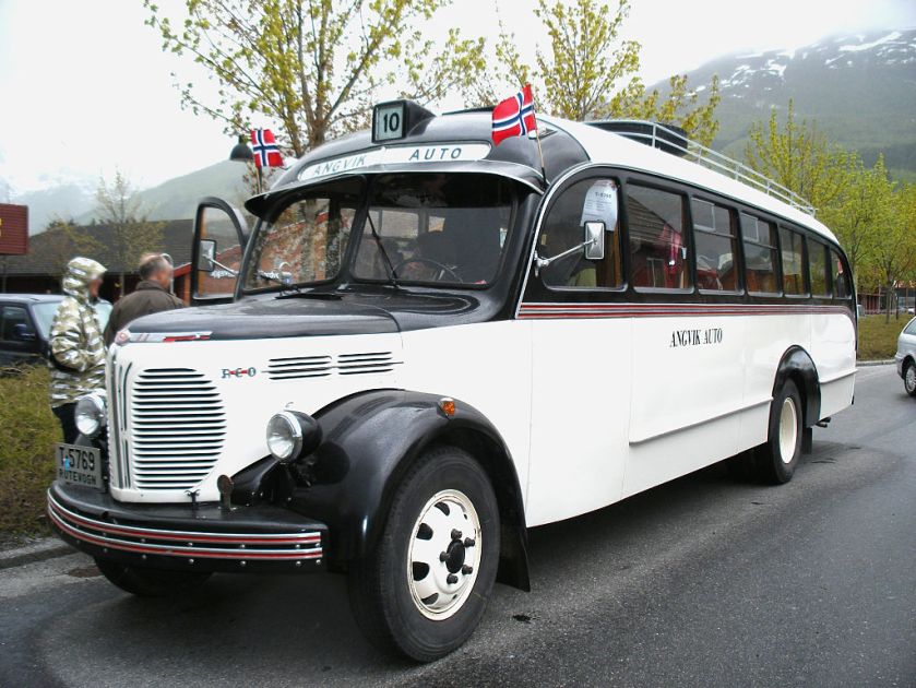 REO-bus-AngvikAuto-2-hh Norway