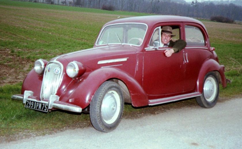 1939 Simca 8 1200