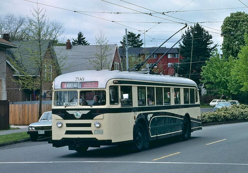 1940 Seattle_1940_Brill_trolleybus_798_in_1990
