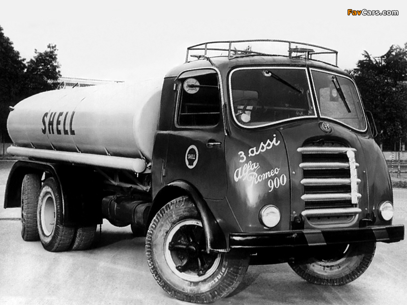 1946-54 Alfa Romeo 900 6x4 Tanker