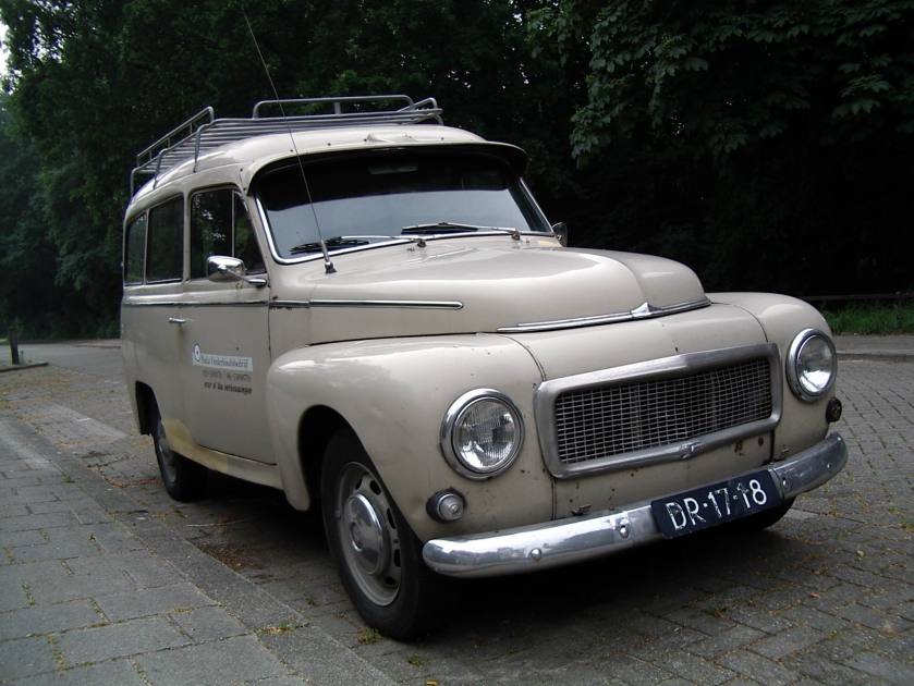 1950 Volvo Duet Kattenrug station b