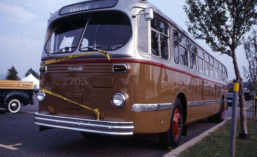 1952 Restored_Montreal_Transit_comission_1952_Canadian_Car_Brill