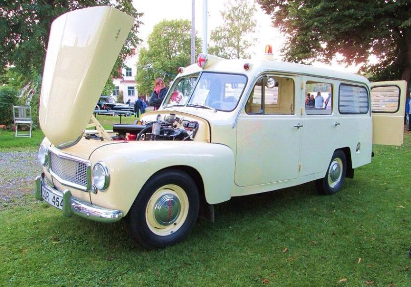 1958 Volvo 140 Duett Ambulance a
