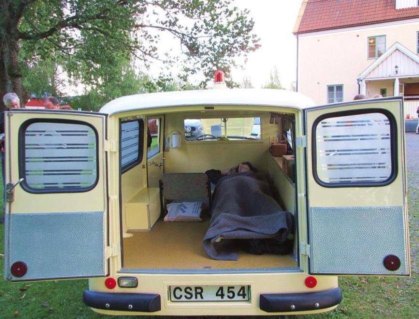 1958 Volvo 140 Duett Ambulance b