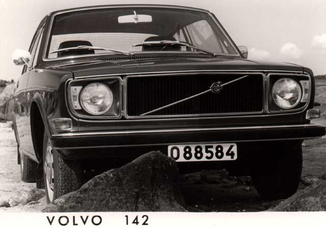 1971 volvo-142-bw