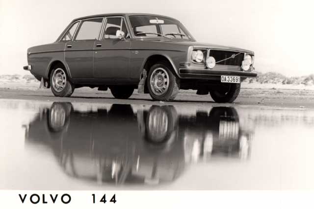 1971 volvo-144-bw