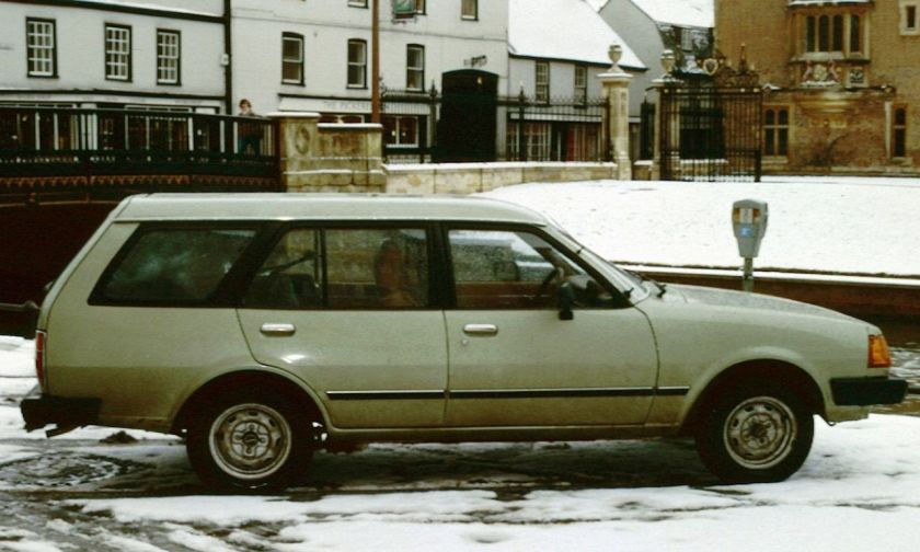 1980-85 Mazda_323_Wagon_by_Camr
