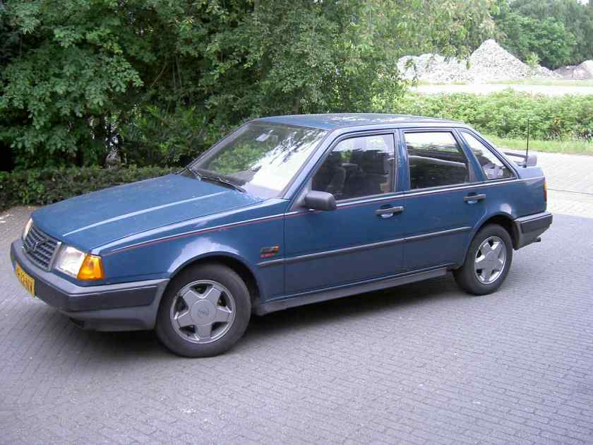 1987 Volvo 440 2